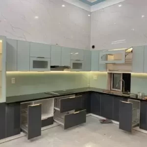 Tủ bếp inox hàn khung cánh kính 3